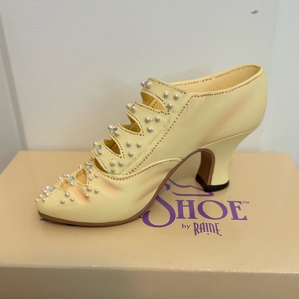 Just the Right shoe. Edwardian Grace - Picture 3 of 7